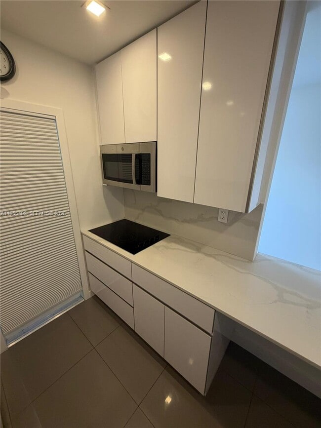 Building Photo - 13105 Ixora Ct