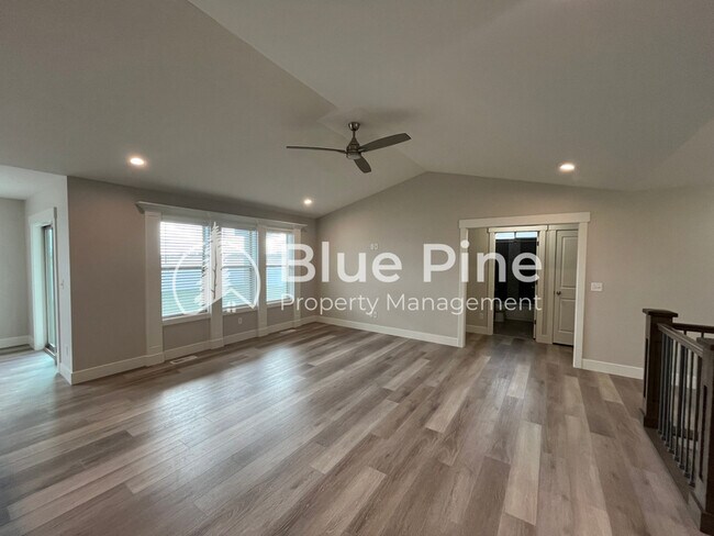 Building Photo - 185 Galena Smt Dr