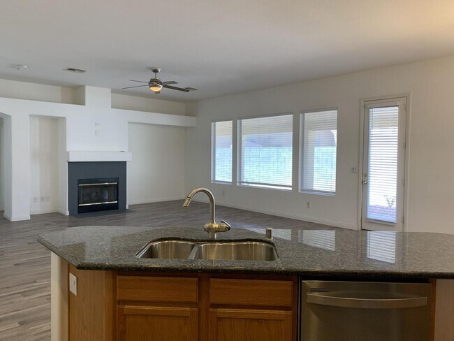 Building Photo - Single Story Northwest Home