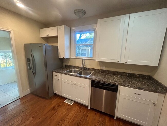 Building Photo - 1506 Charlton St