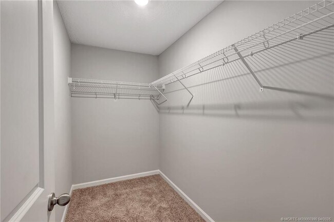 Building Photo - 396 SE Sea Hunt Way