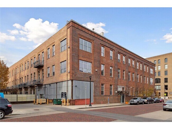 Building Photo - 801 N Washington Ave