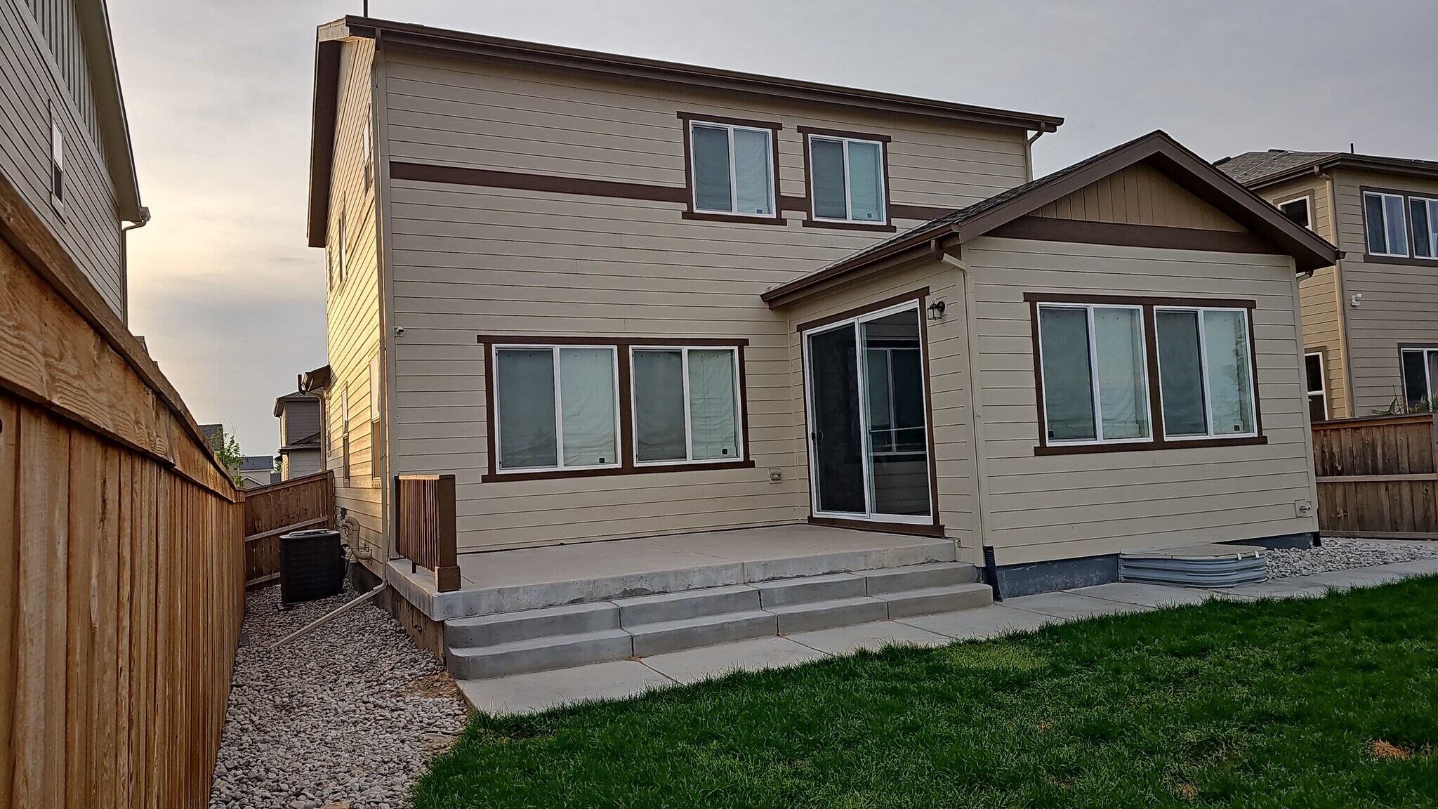 Building Photo - 10869 Wooden Pole Dr
