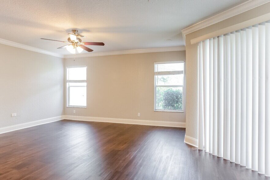 Building Photo - 11961 Donlin Dr