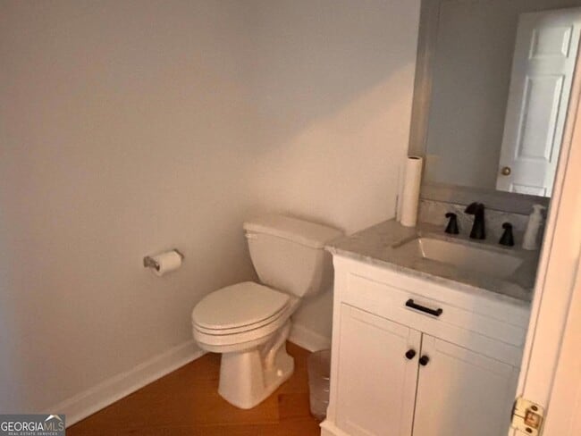 Building Photo - 474 Fraser St SE