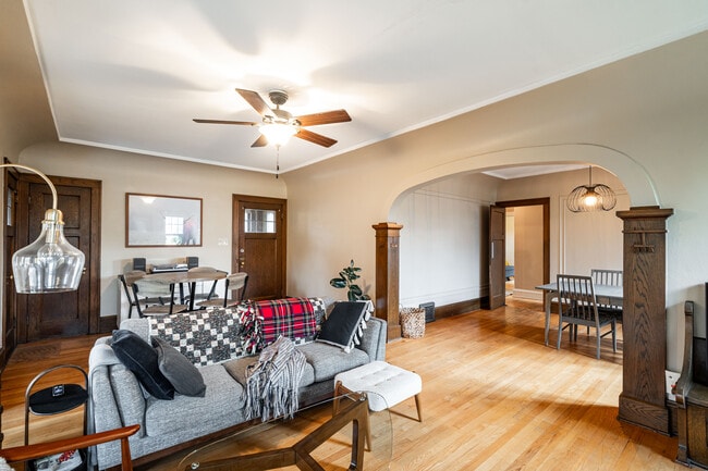 Building Photo - 522 N 65th St