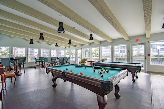 Building Photo - 2771 Taft St