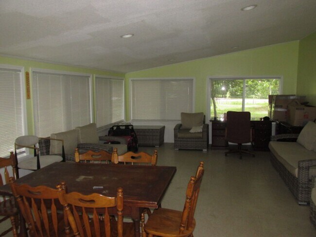 Building Photo - 3/1 on 2+ acres in St Cloud for Rent!