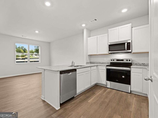 Building Photo - 5976 Skylar Dr