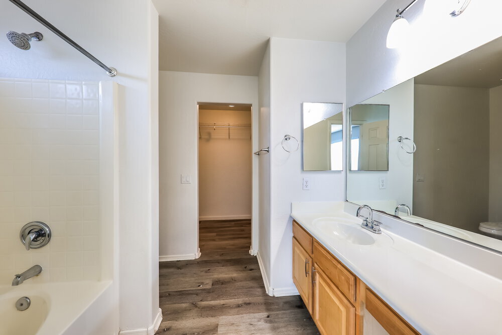 Building Photo - 13023 W Lawrence Rd