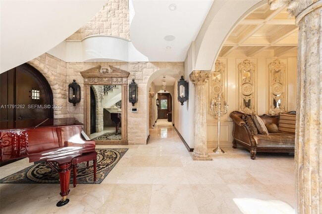 Building Photo - 6016 Leonardo St