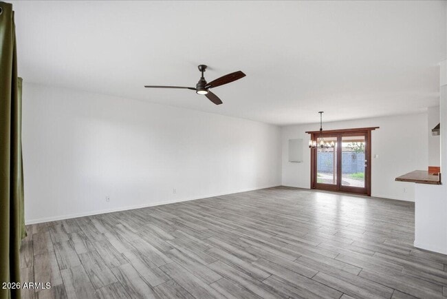 Building Photo - 1935 E El Parque Dr