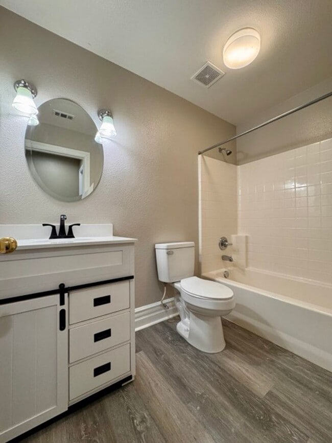 Building Photo - Beautiful 4 Bedroom Murrieta Home with Sol...