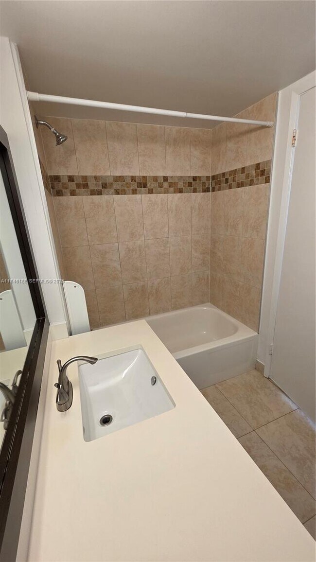 Building Photo - 18151 NE 31st Ct