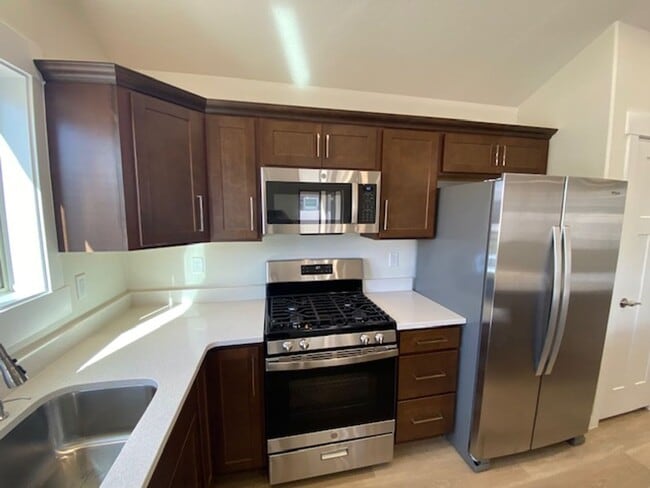 Building Photo - Newer construction - 3 bedroom- 2 bath Single Family Home