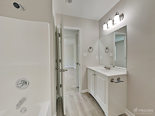 Building Photo - 5005 Baffin Ct