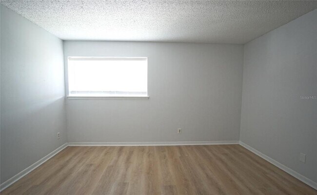 Building Photo - 6338 Newtown Cir