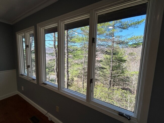 Building Photo - Central AVL - Large Custom Built Home with...
