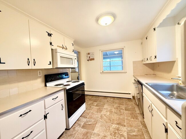 Building Photo - 213 Georgetown Rd