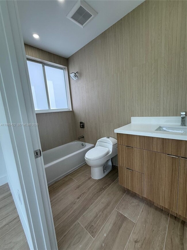 Building Photo - 1981 SW 33rd Ave