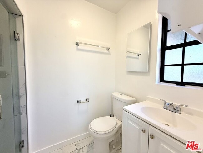 Building Photo - 364 N San Vicente Blvd