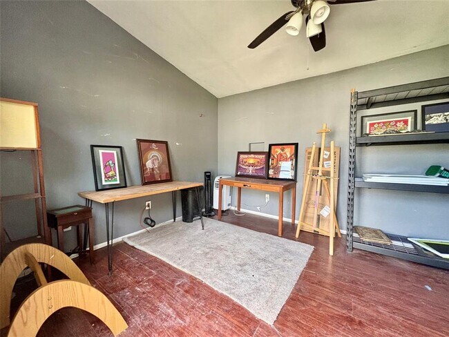 Building Photo - 1125 Christie Dr