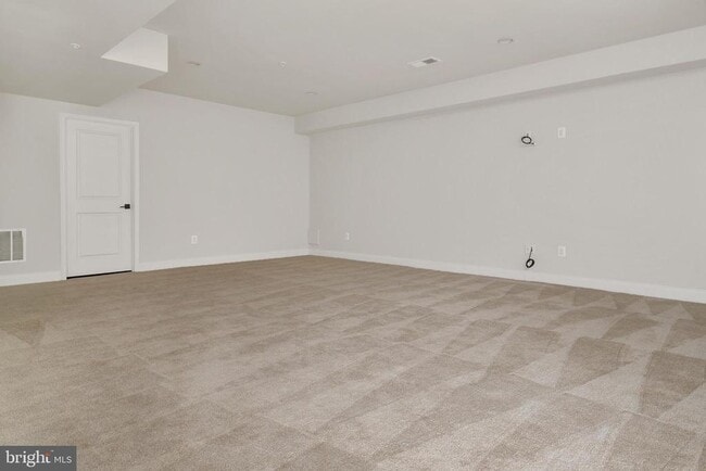 Building Photo - 8631 St Anthony Dr