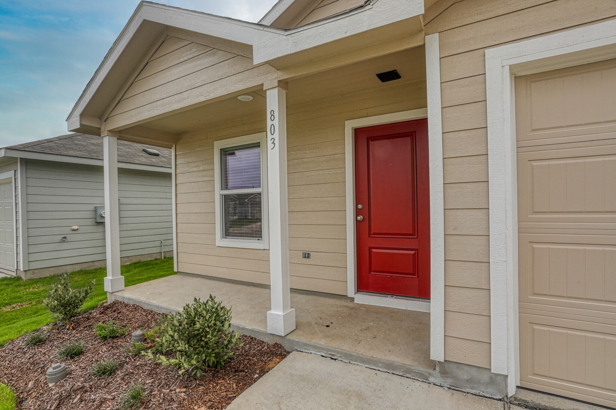Building Photo - 803 Ginkgo Way