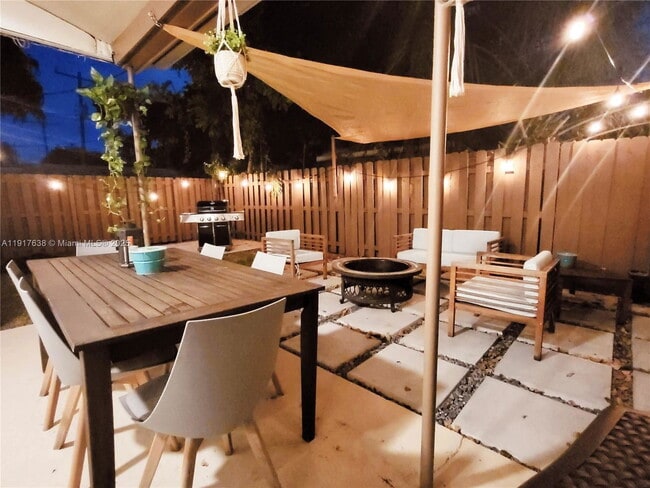 Building Photo - 22 SE 13th St