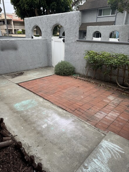 Building Photo - 4686 Pinecrest Cir