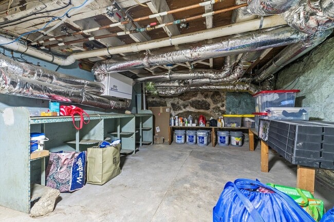 Building Photo - 378 S Mammoth Rd