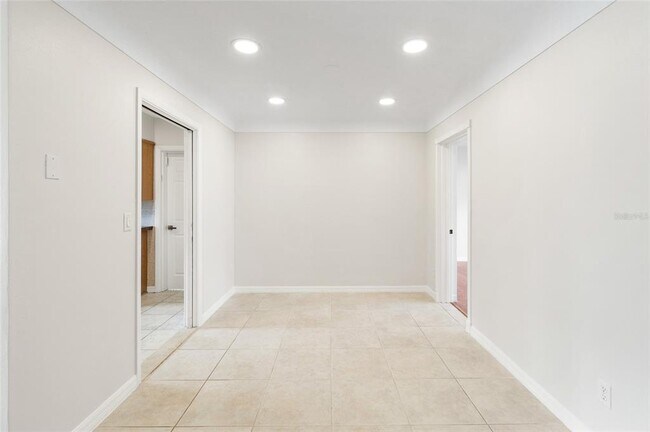 Building Photo - 1966 Sandra Dr