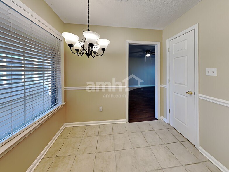 Building Photo - 3047 Valley Green Ln