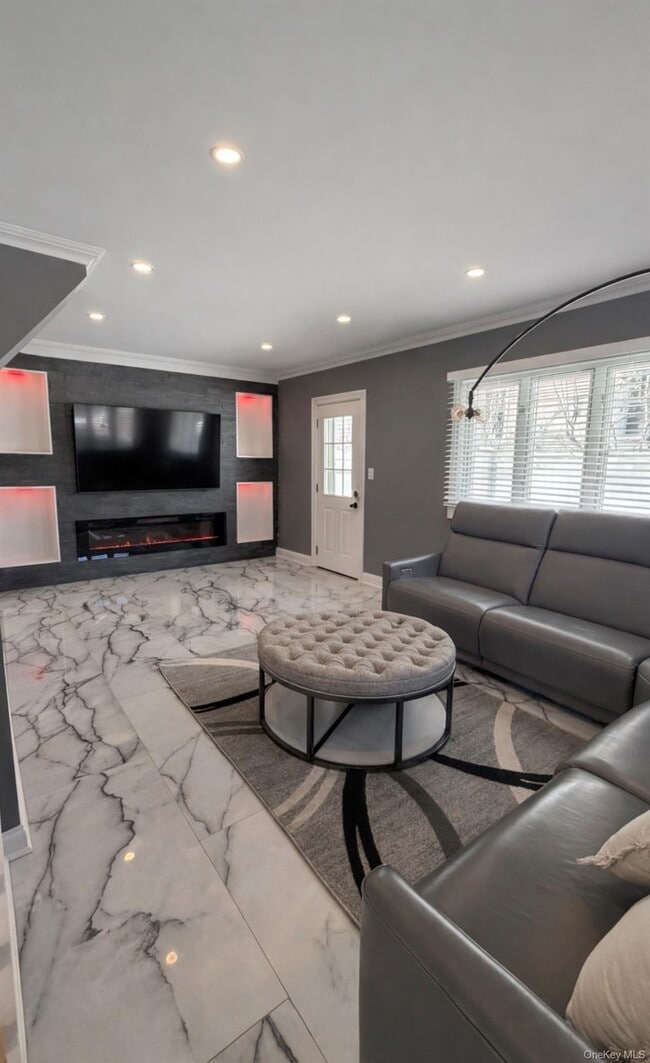 Building Photo - 56 Beverly Rd