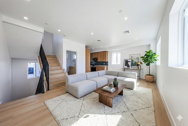 Building Photo - 2424 Westview Dr.