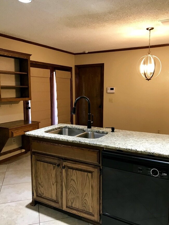 Building Photo - Beautiful Rental in Summerfield