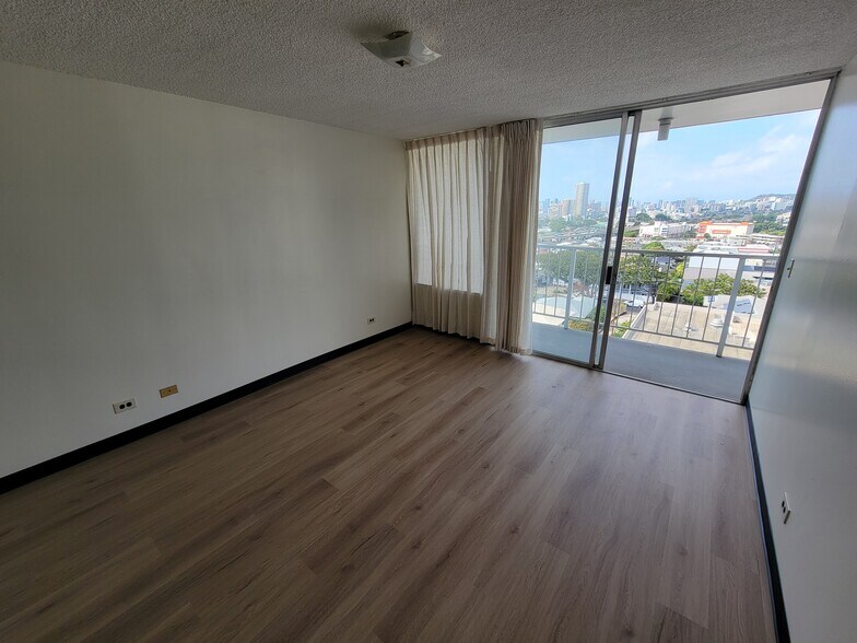 Building Photo - 3175 Waialae Ave