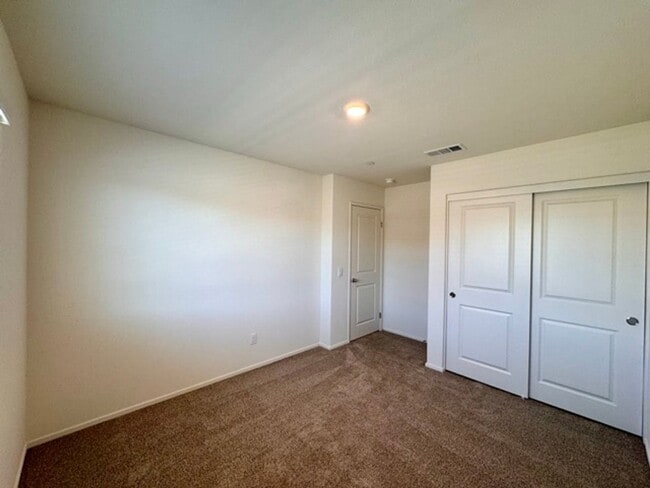 Building Photo - Brand New 3 Bedroom Single Story Home For ...