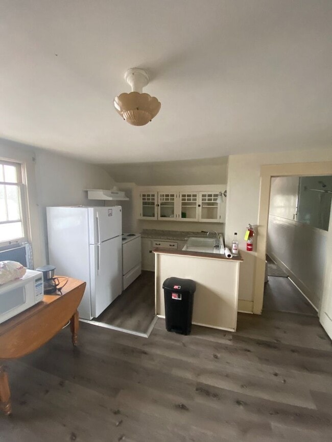 Building Photo - Johnston Triplex