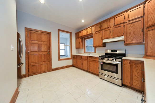 Building Photo - 1943 N Kedvale Ave