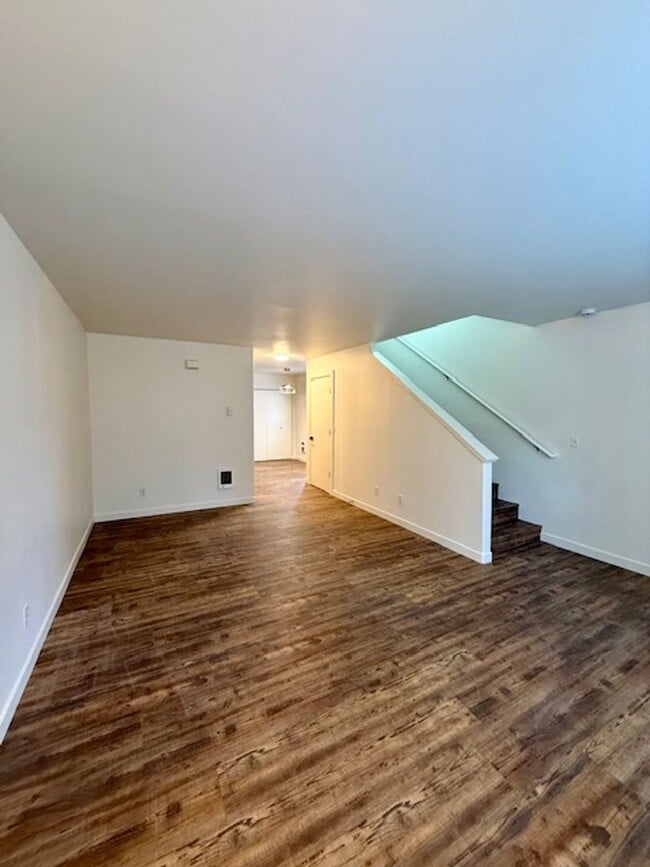 Building Photo - 1290 NW Knoxville Blvd