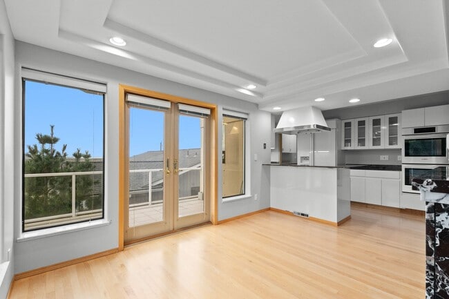 Building Photo - 4Bd/2.5Ba Seattle House