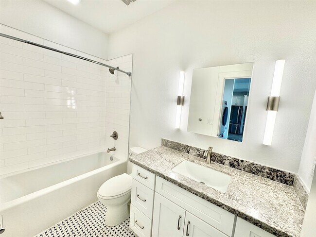 Building Photo - 2102 Mechanic St