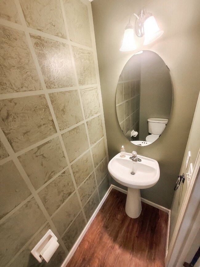 Building Photo - 3BR 2BA End unit Townhome in Stillwater