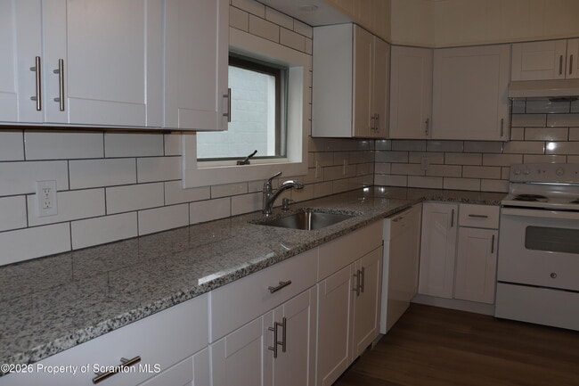 Building Photo - 710 W Lackawanna Ave