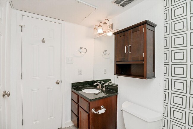 Building Photo - 4515 Briar Hollow Pl