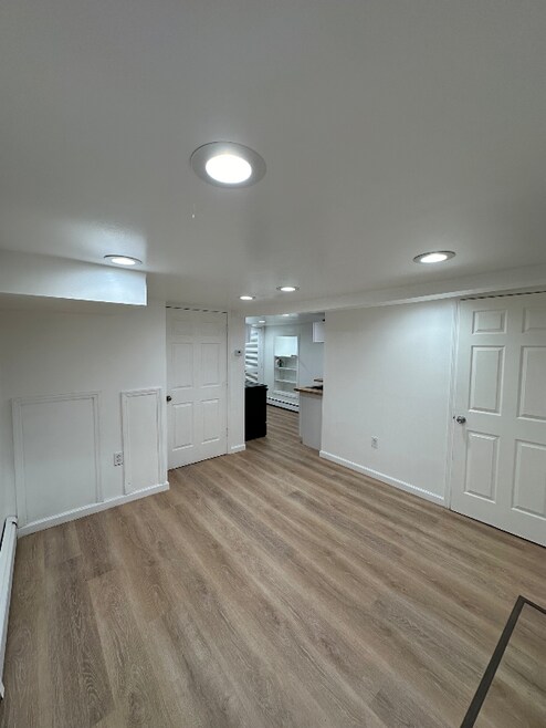 Building Photo - 27 McElwain Ave