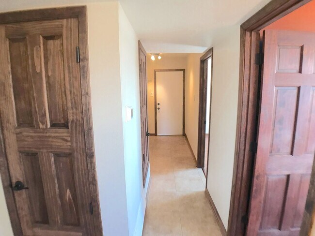 Building Photo - Spacious 4-Bedroom Home in the Desirable Candlelight Park Neighborhood – NE Heights!