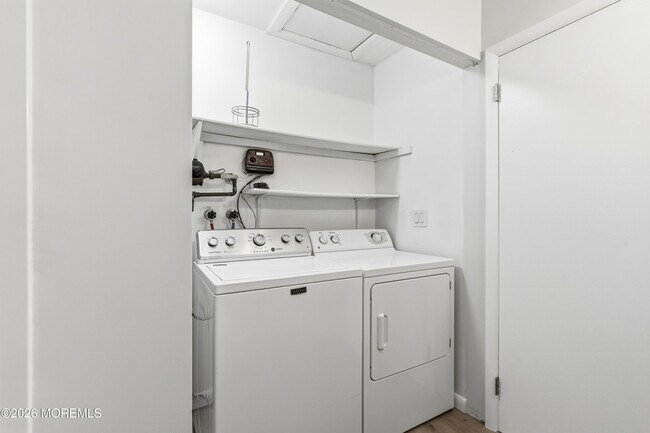 Building Photo - 91 Westport Dr