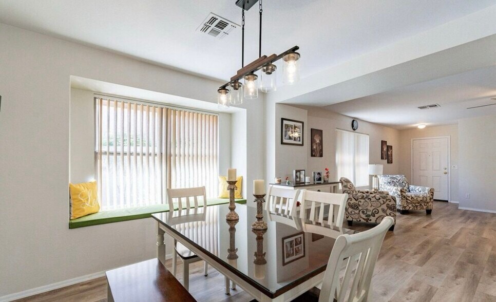 Building Photo - 13502 W Young St